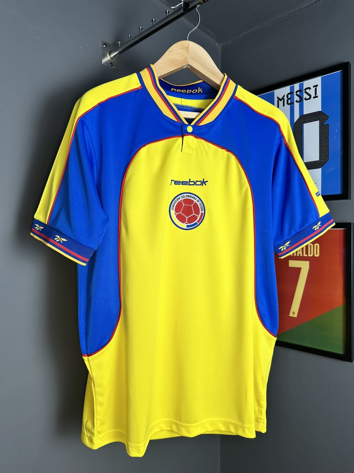 Colombia Retro 2001