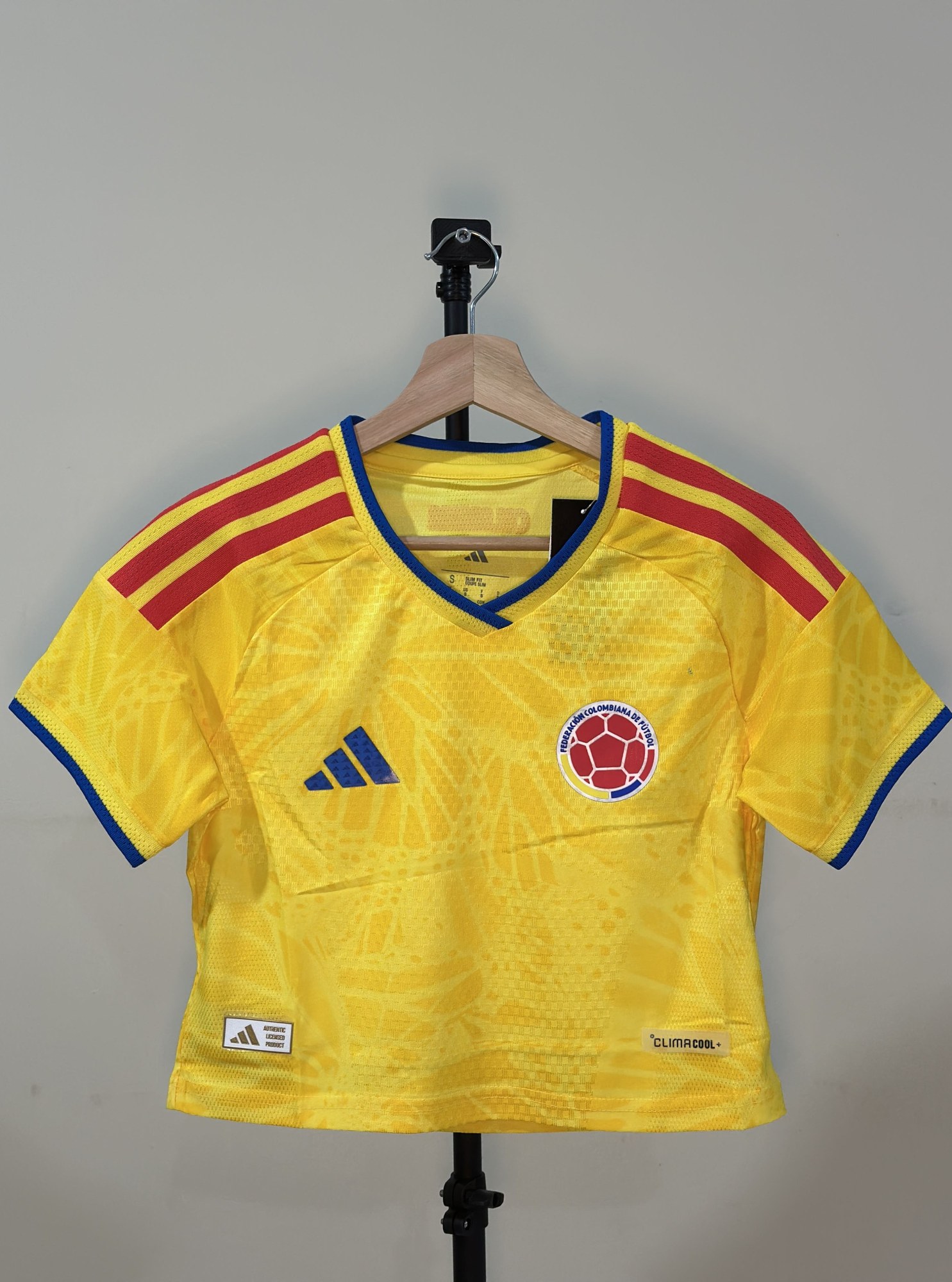 Colombia Local 2026 CropTop